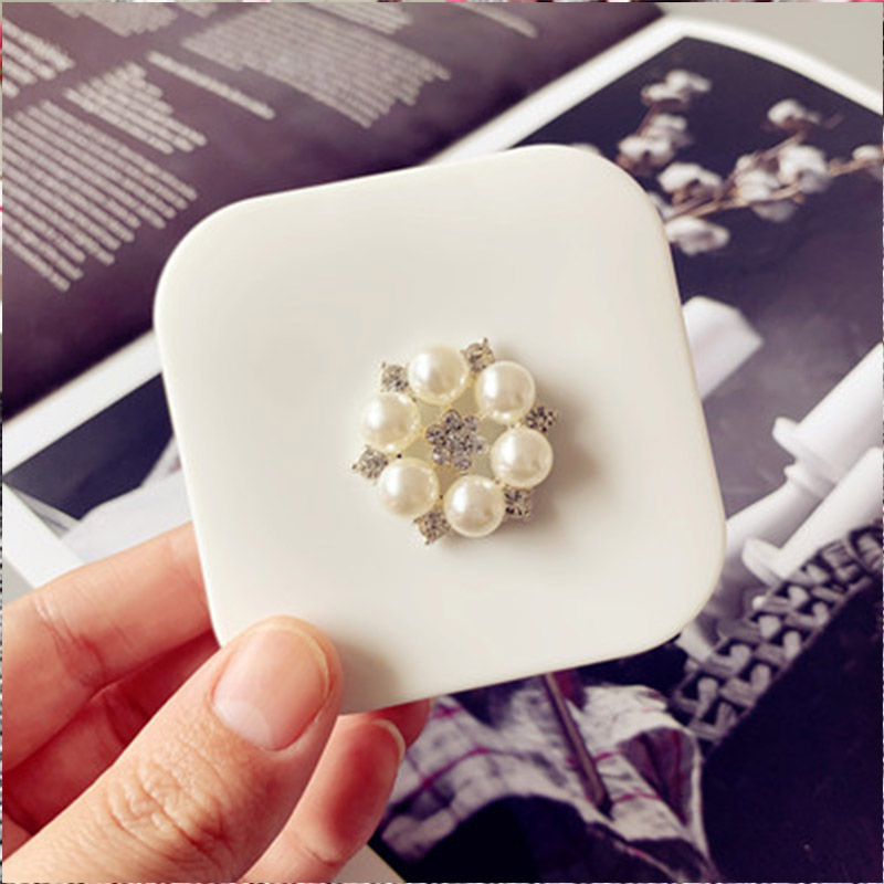 Cute Contact Lenses Case Luxur - Luxury Skincare Box review and price